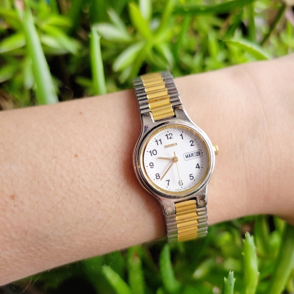 Vintage Seiko Classic Calendar Stetch Watch - Picture 3 of 11